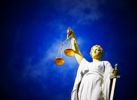 Slechts één dag cel voor leerkracht die 16-jarige leerlinge misbruikte Slechts één dag cel voor leerkracht die 16-jarige leerlinge misbruikte